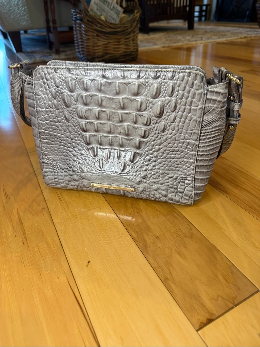 Brahmin Melbourne Gray Croc Embossed Leather Shoulder Bag Purse Gold Hardware